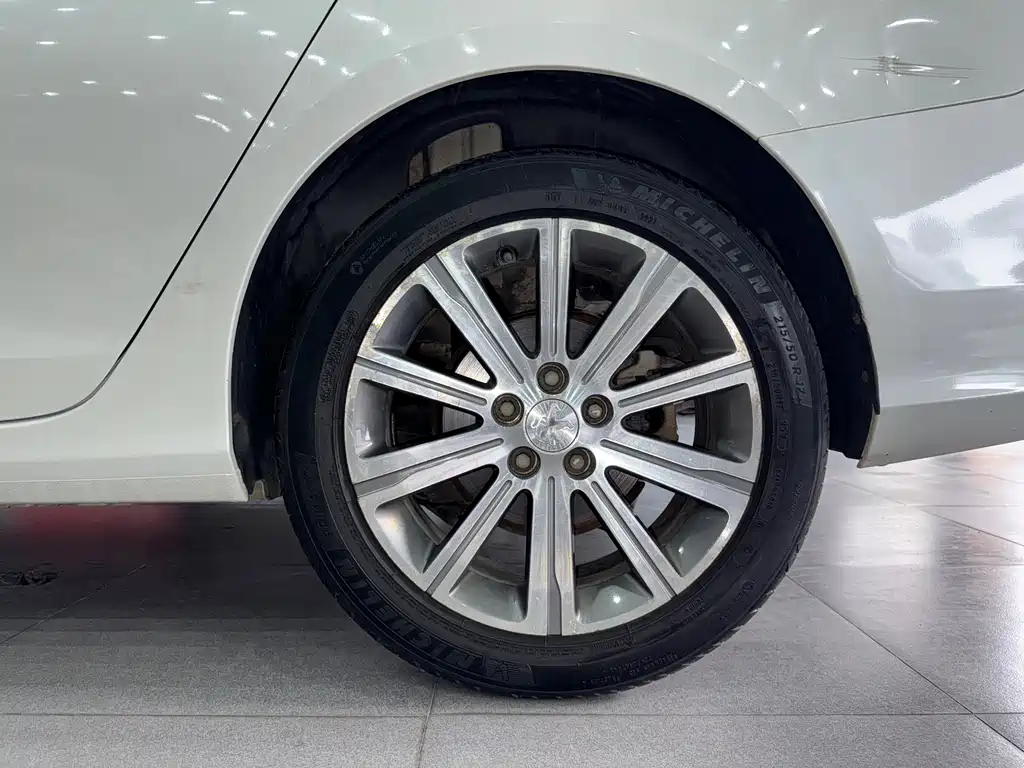Peugeot 408 2016 — фото 10