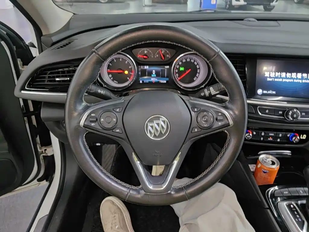 Buick Regal 2018 — фото 11