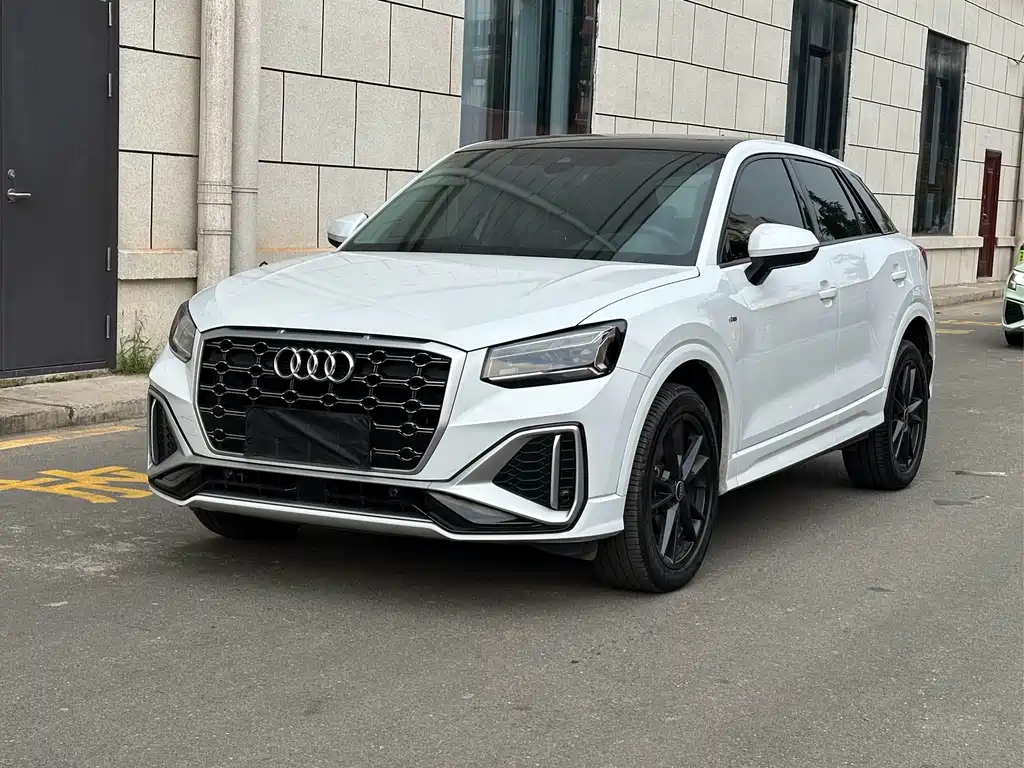 Audi Q2L 2023