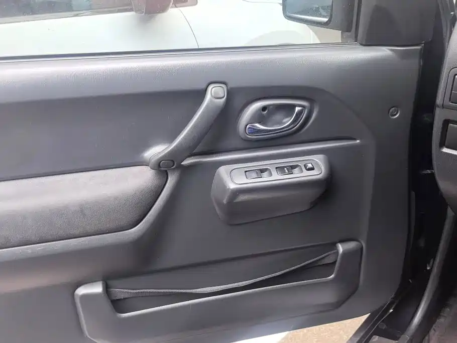 Suzuki Jimny 2012