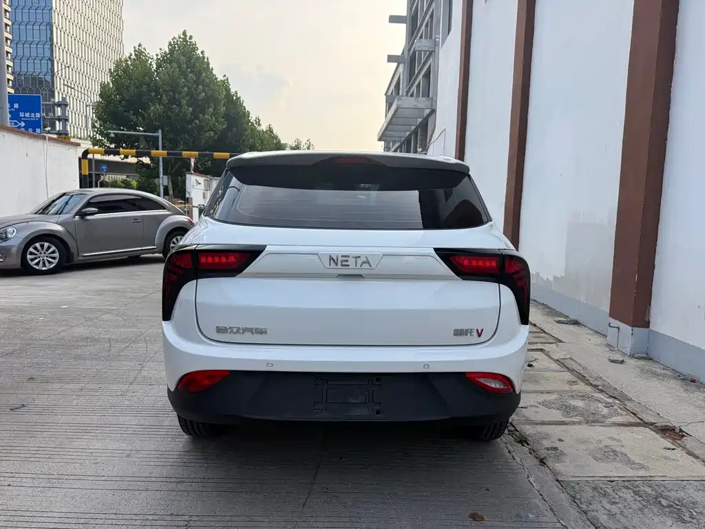 Neta V 2021