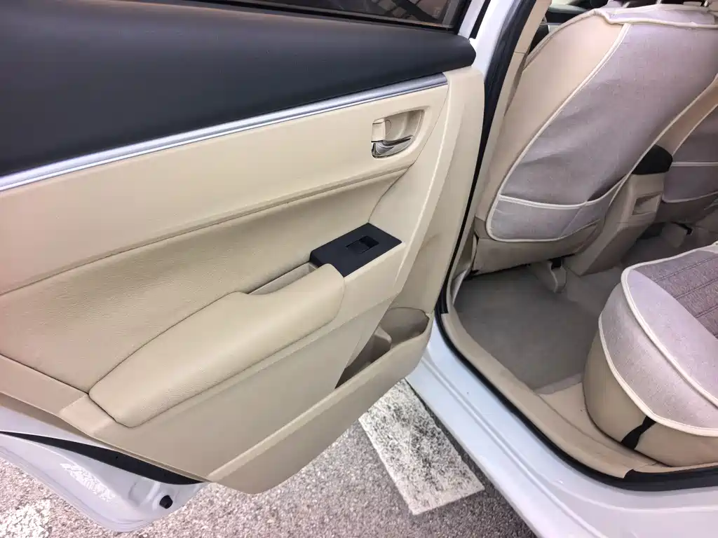 Toyota Corolla 2015 — фото 18
