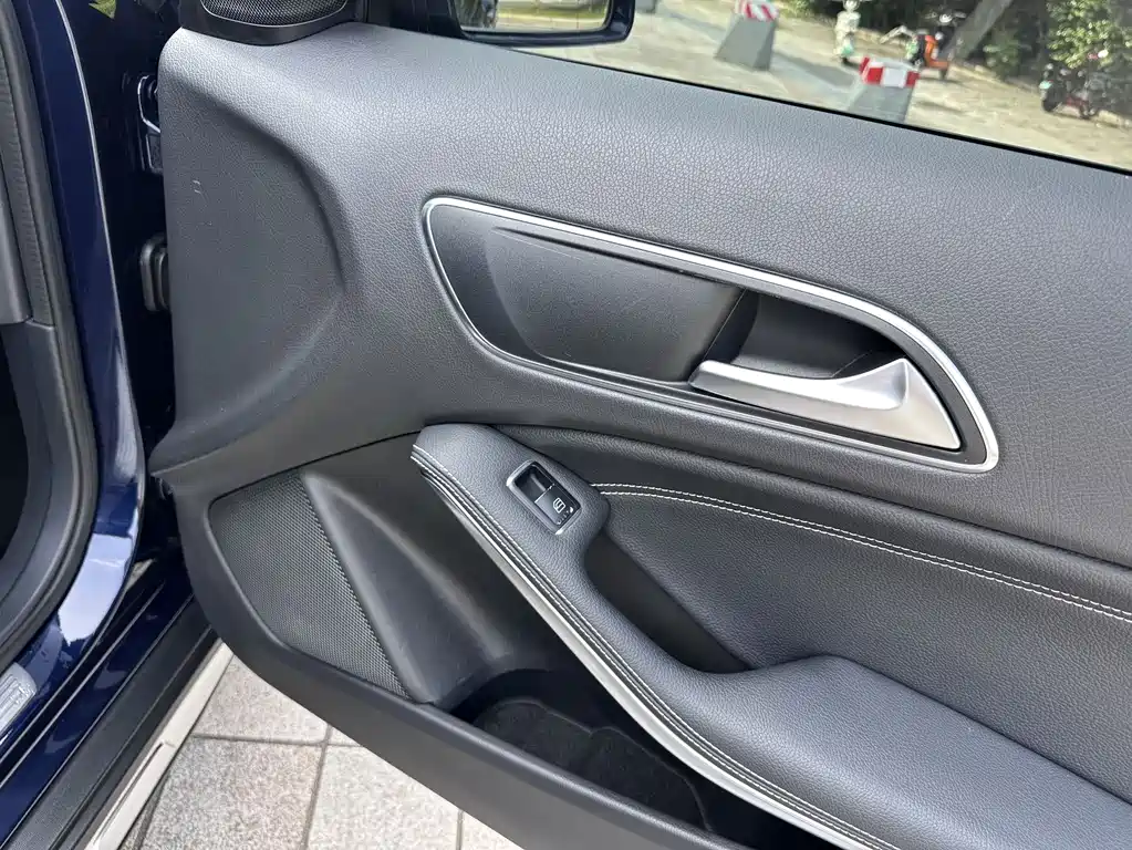 Mercedes-Benz GLA 2015 — фото 10