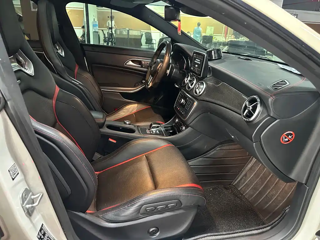 Mercedes-Benz CLA AMG 2016 — фото 14