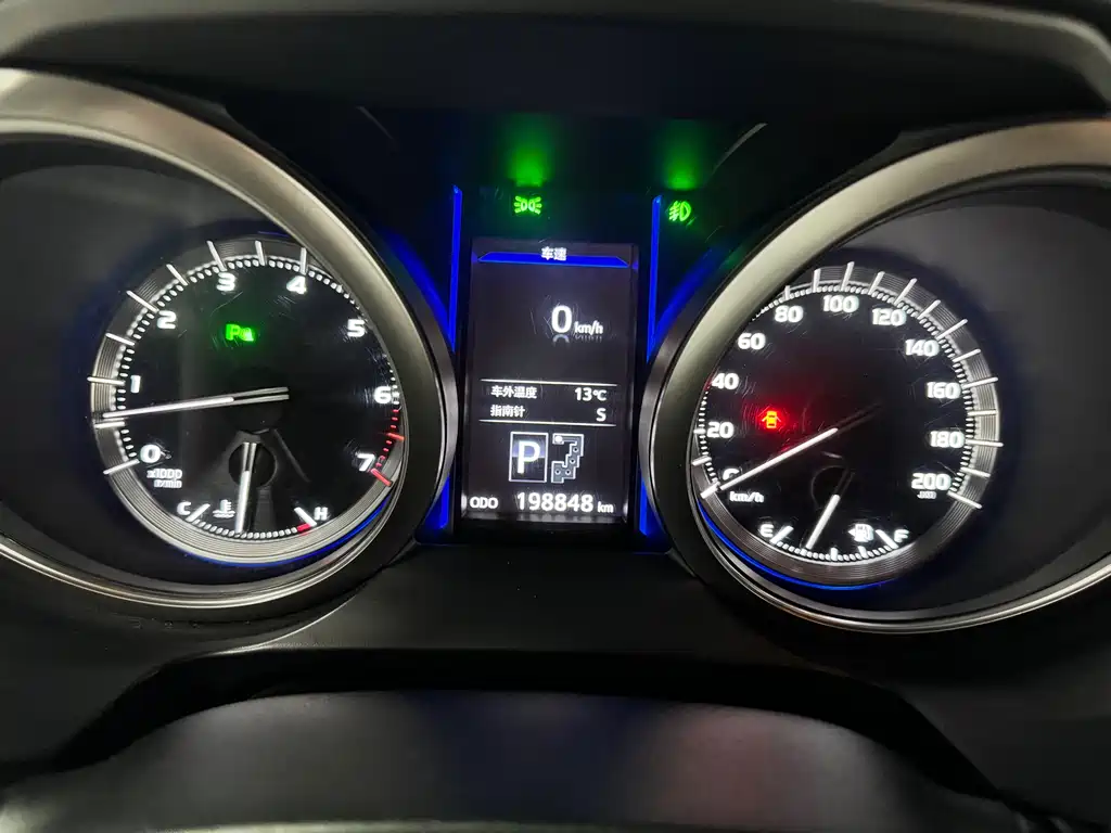 Toyota Prado 2017 — фото 15