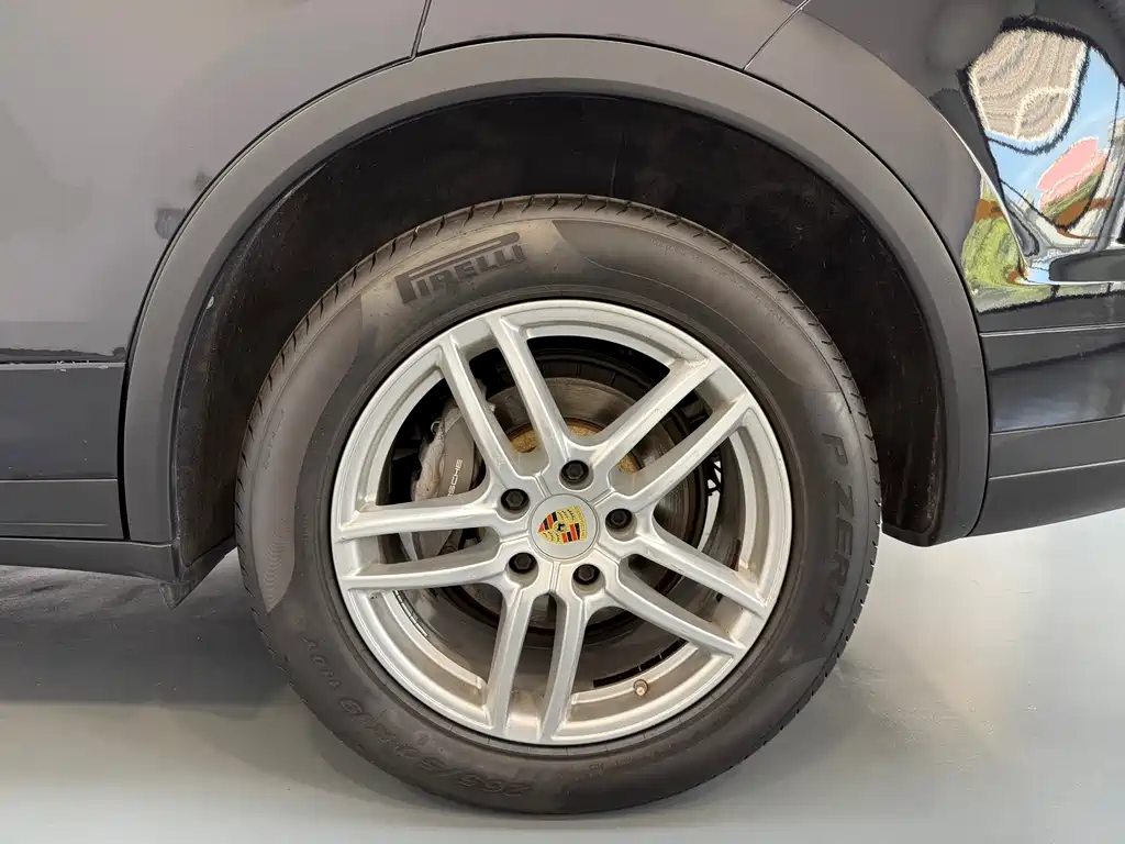 Porsche Cayenne 2017 — фото 19