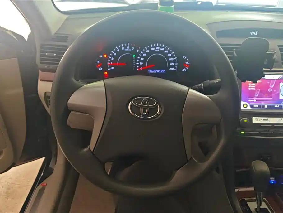Toyota Camry 2015 — фото 15