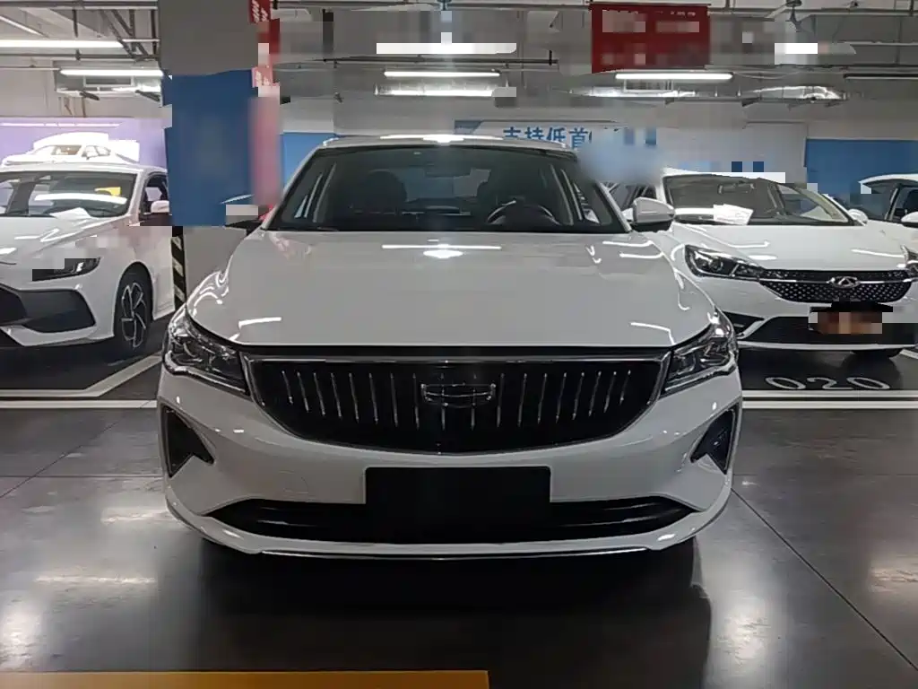 Geely Emgrand 2023