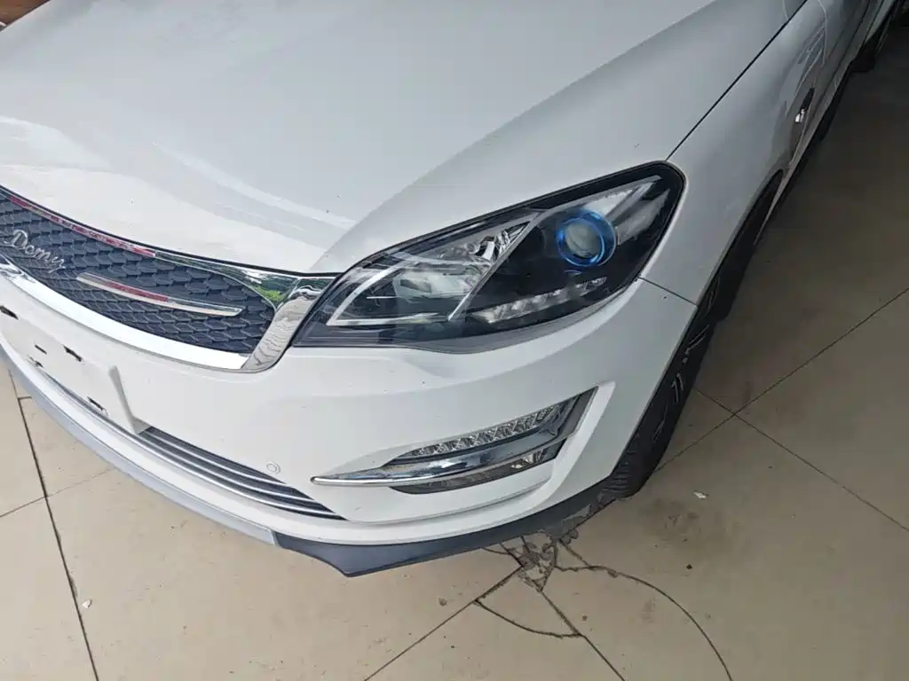 Zotye Damai X5 2017 — фото 24