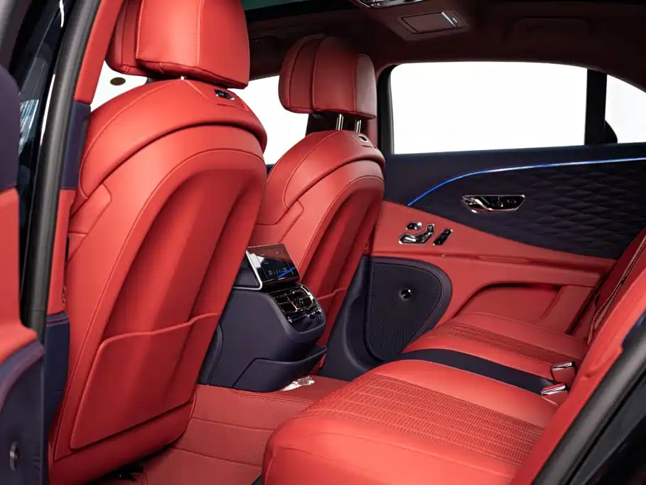 Bentley Flying Spur 2024 — фото 11
