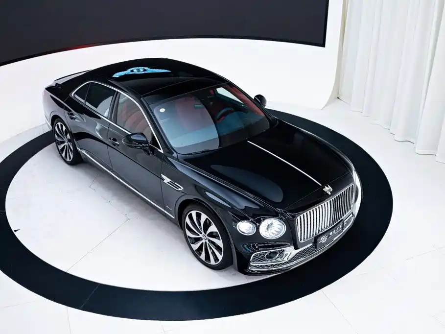 Bentley Flying Spur 2024 — фото 24