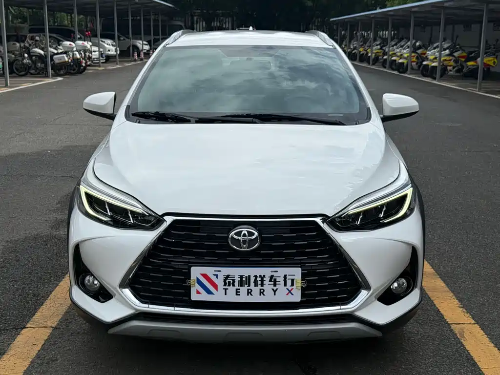 Toyota Yaris L 2022