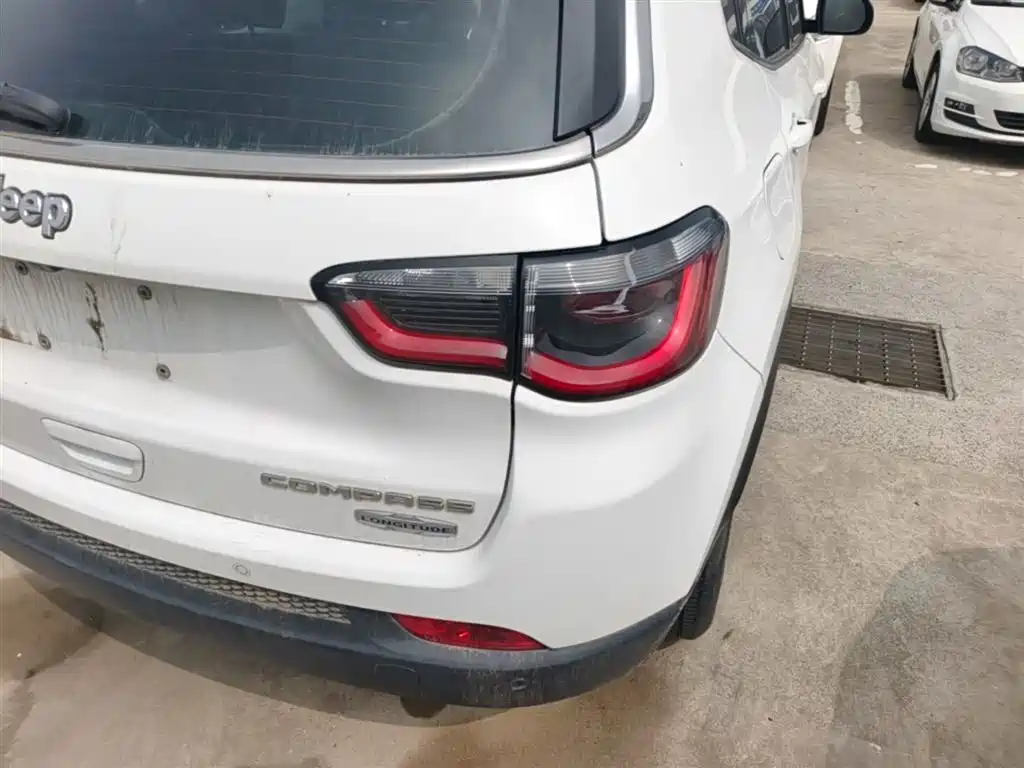 Jeep Compass 2017 — фото 24