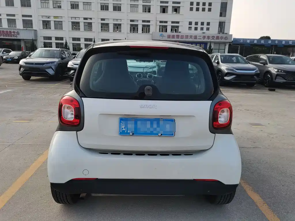 smart fortwo 2016 — фото 10