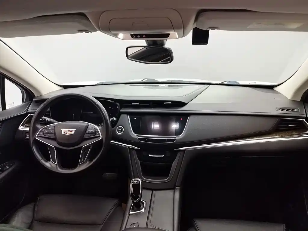 Cadillac XT5 2016 — фото 16