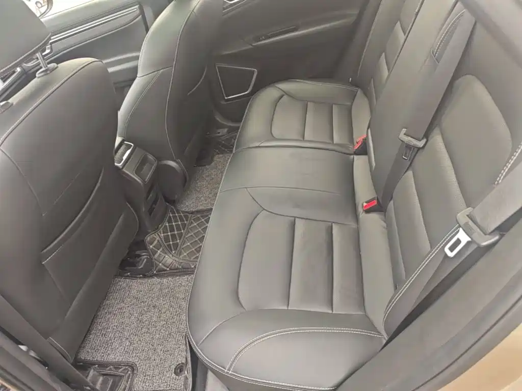 Geely Emgrand GS 2018 — фото 17