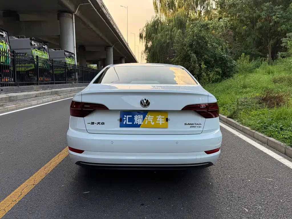 Volkswagen Sagitar 2020