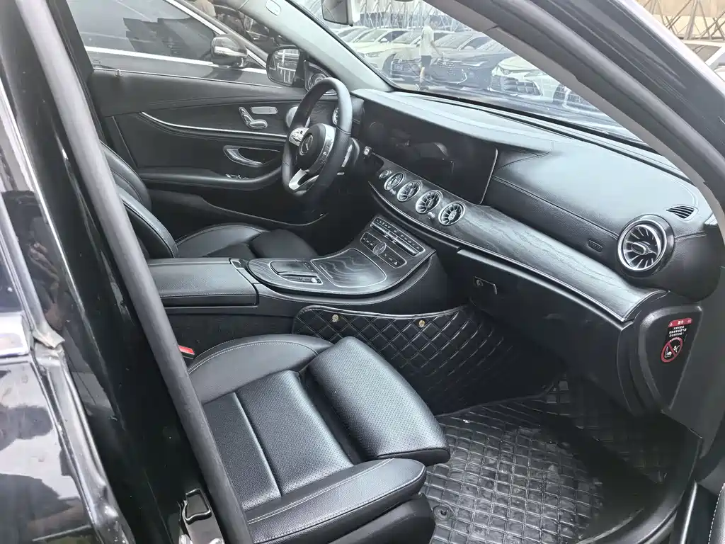 Mercedes-Benz E-Class 2019 — фото 11