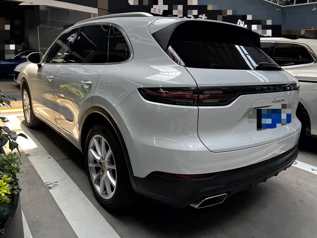 Porsche Cayenne 2018 — фото 17