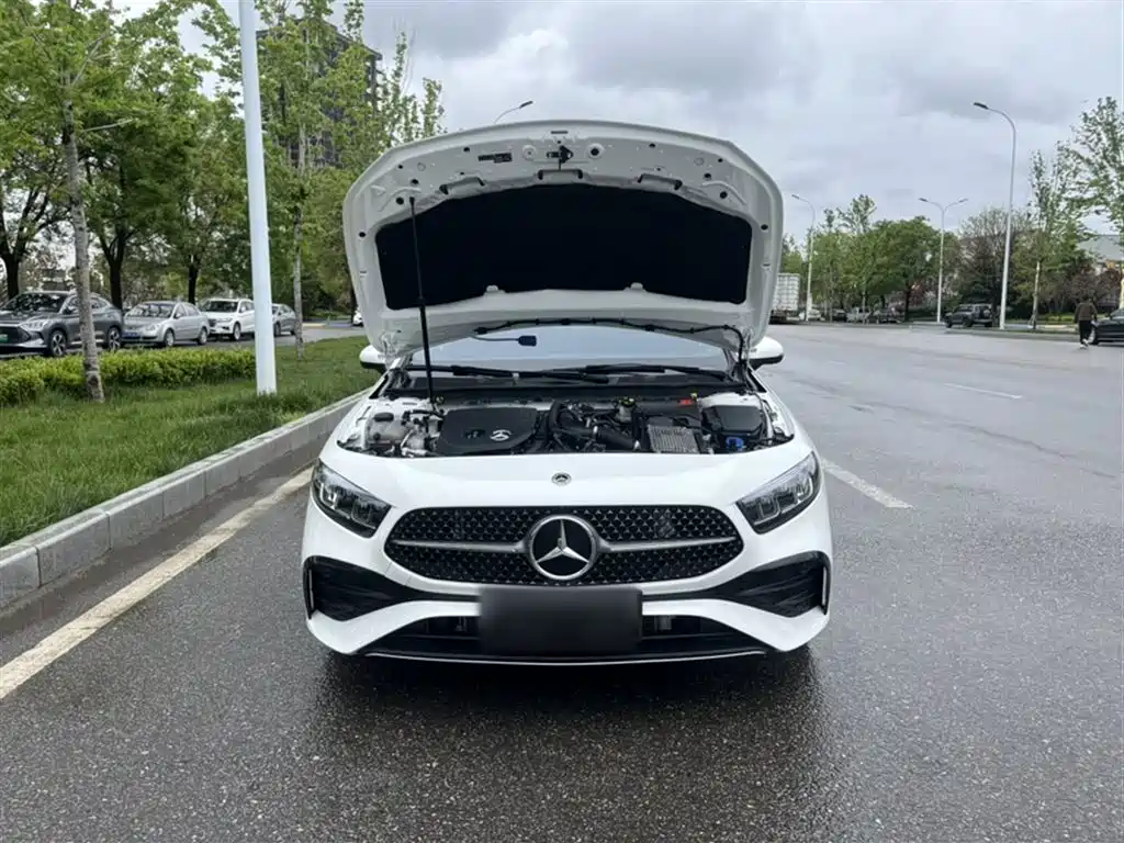 Mercedes-Benz A-Class 2024 — фото 10