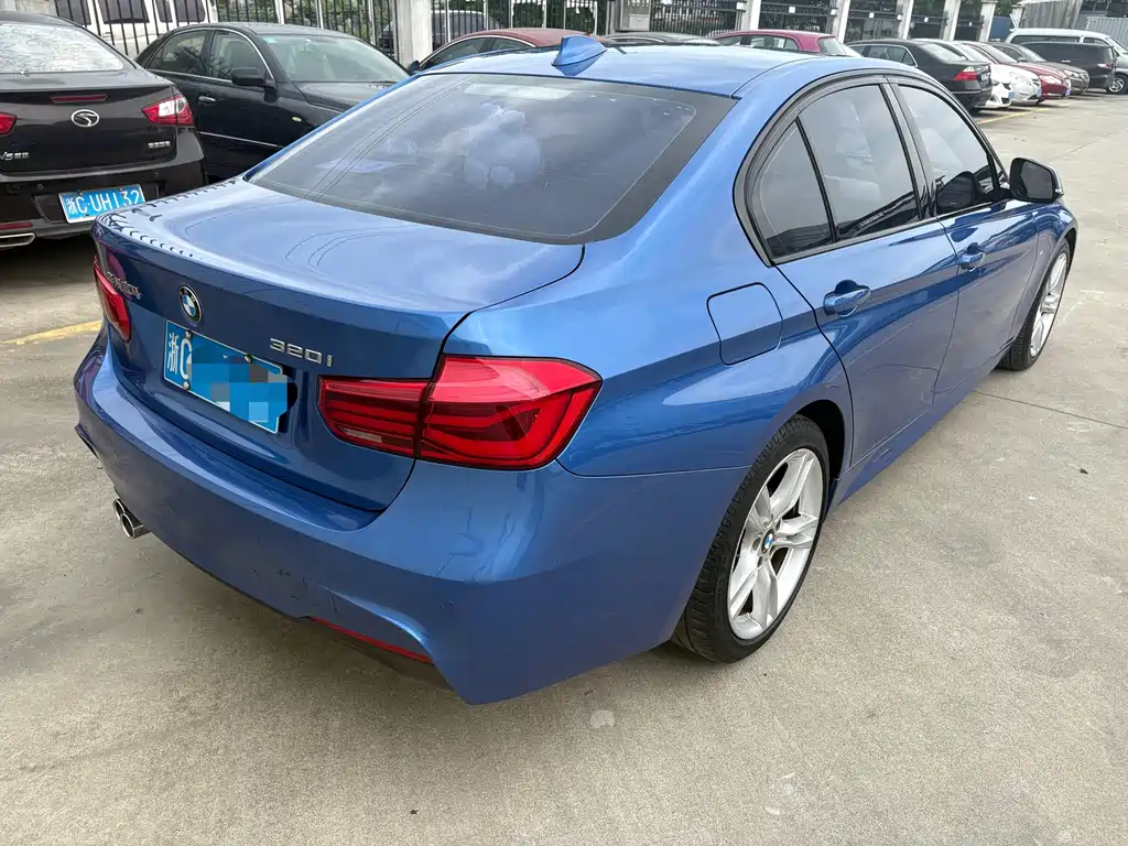 BMW 3 Series 2017 — фото 12