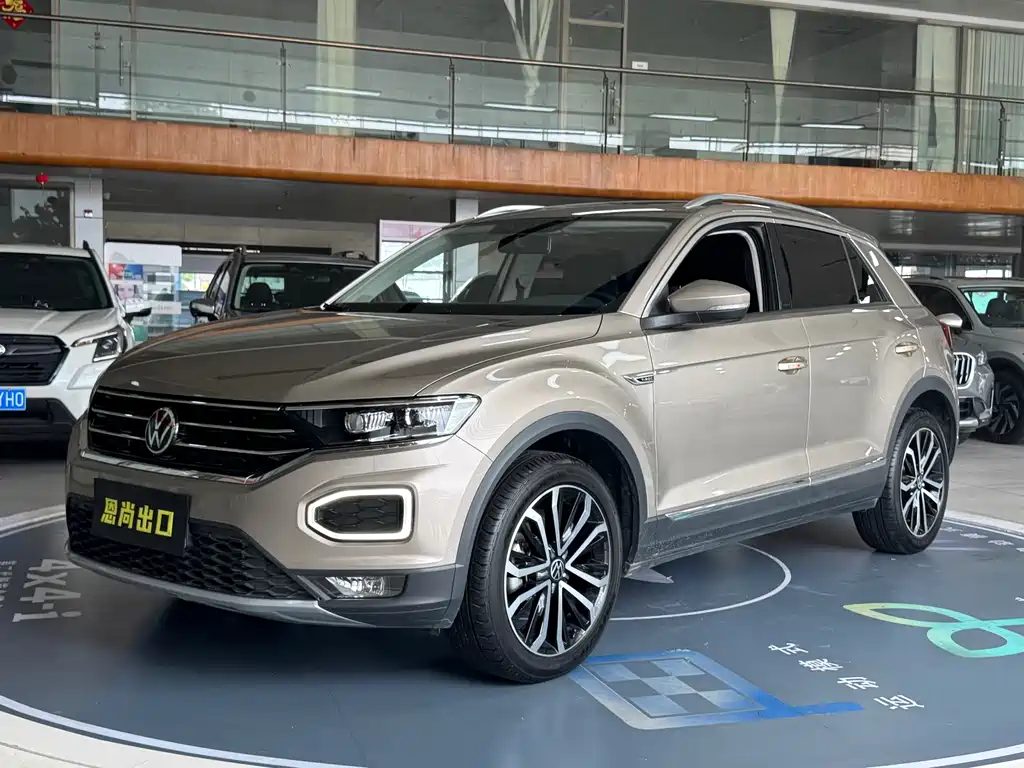 Volkswagen T-Roc 2022 — фото 1
