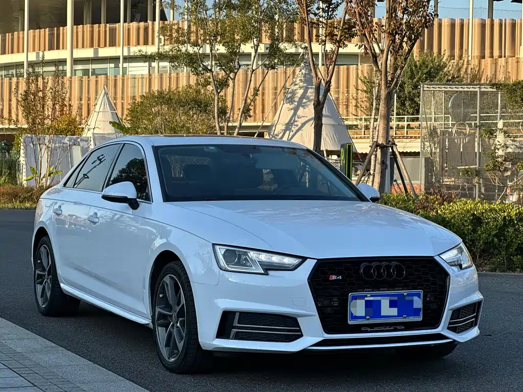 Audi A4L 2019 — фото 3