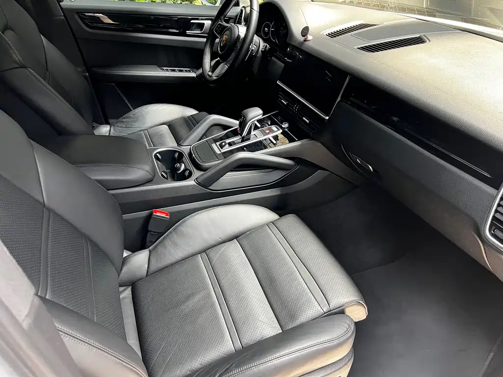 Porsche Cayenne 2018 — фото 12