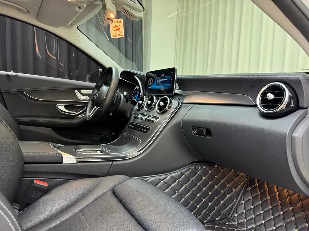 Mercedes-Benz C-Class 2019 — фото 36