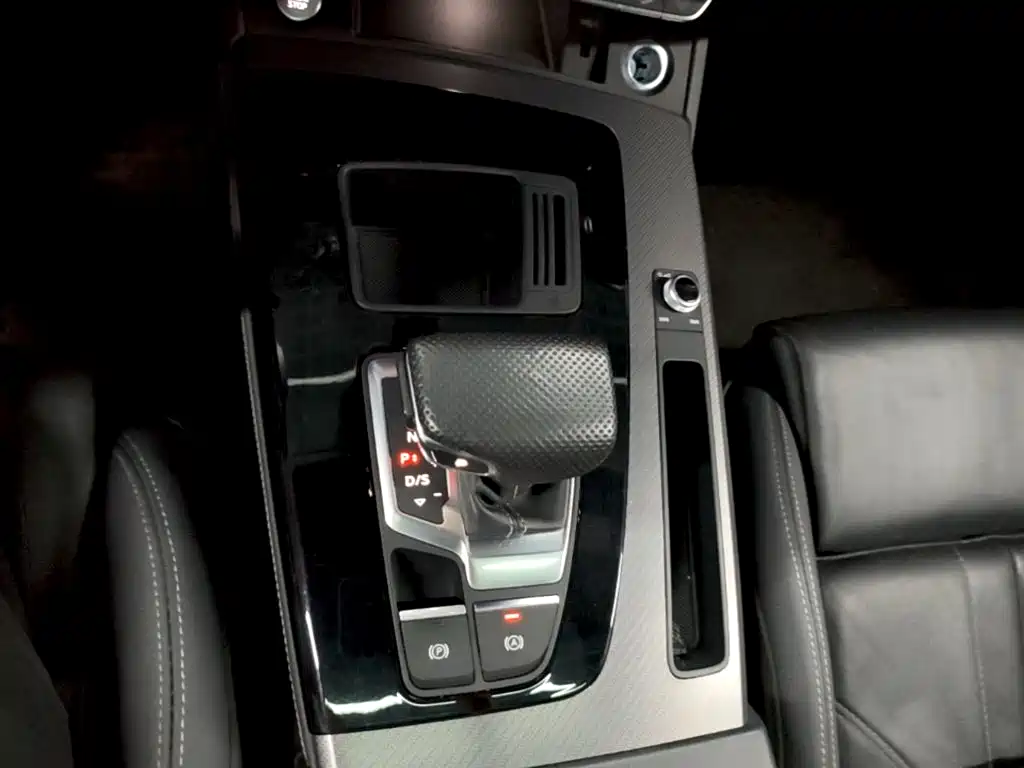 Audi Q5L 2024 — фото 14