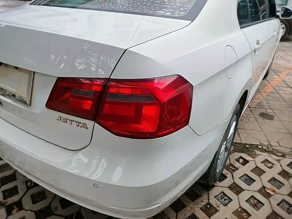 Volkswagen Jetta 2015 — фото 8