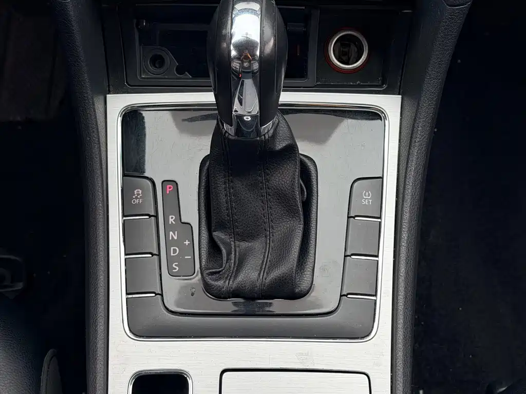 Volkswagen Passat 2015 — фото 19