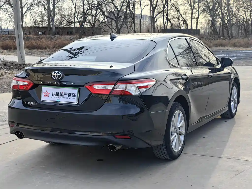 Toyota Camry 2022 — фото 6