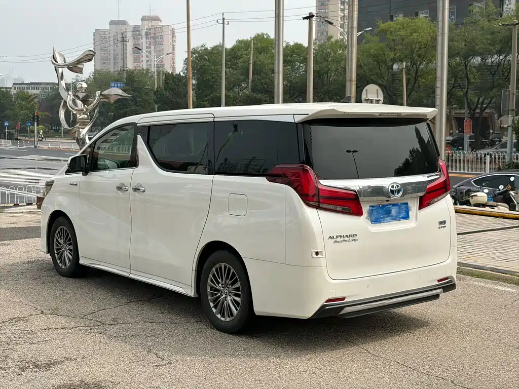 Toyota Alphard 2021 — фото 9