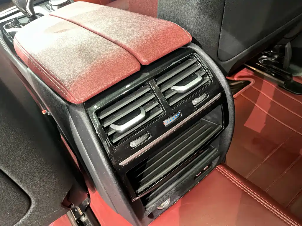 BMW 5 Series 2023 — фото 19