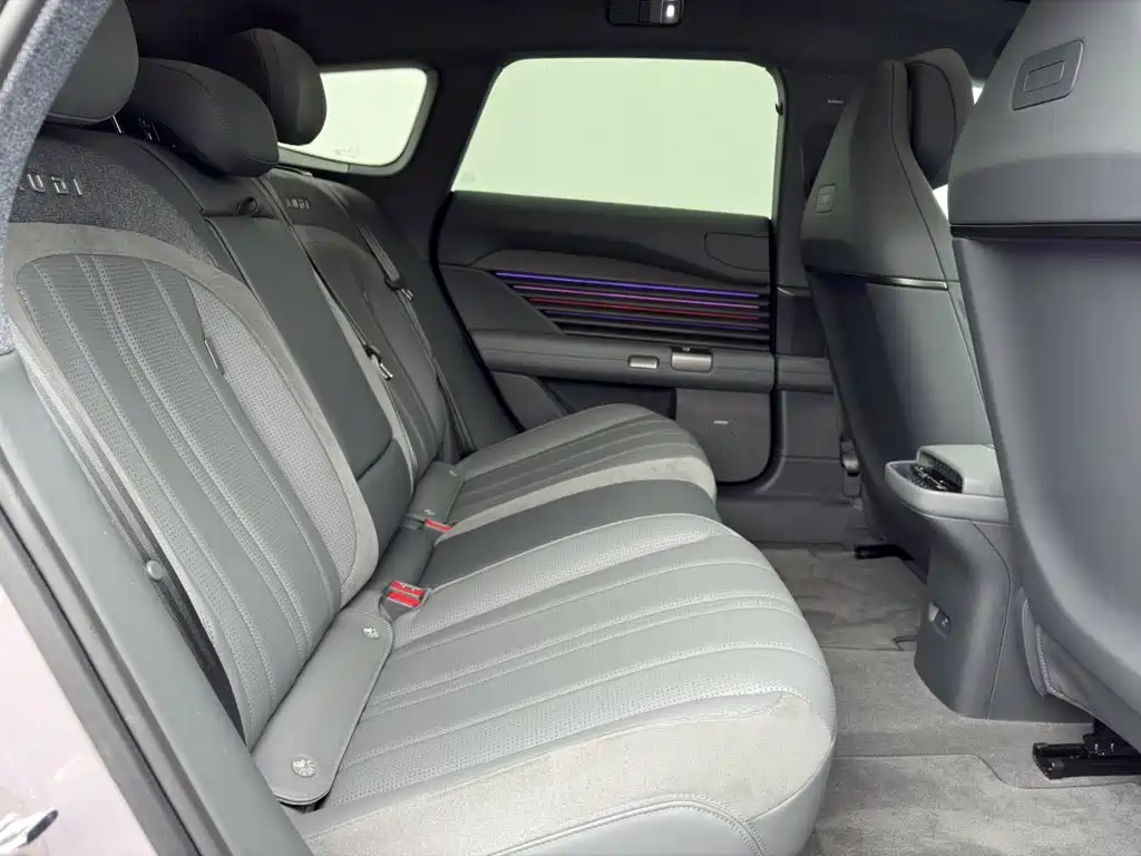 Audi E5 Sportback 2025 — фото 12