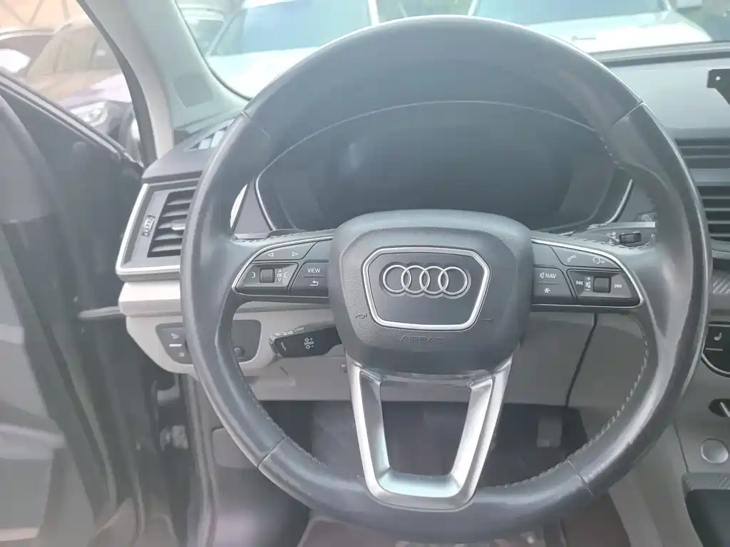 Audi Q5L 2018 — фото 29