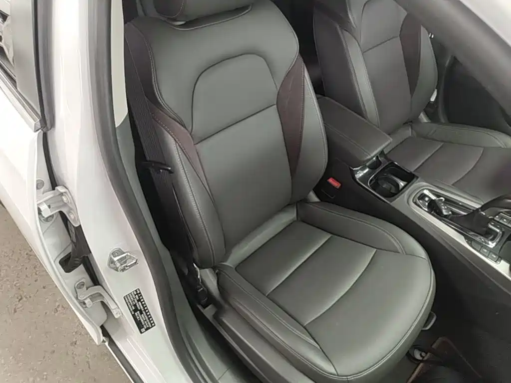 Chevrolet Malibu 2018 — фото 25