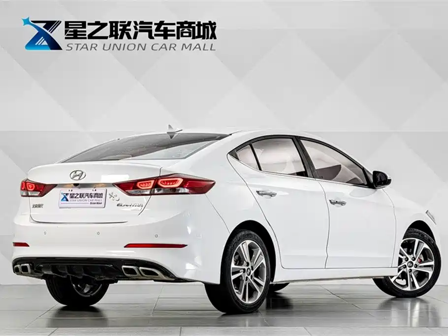 Hyundai Elantra 2018 — фото 6