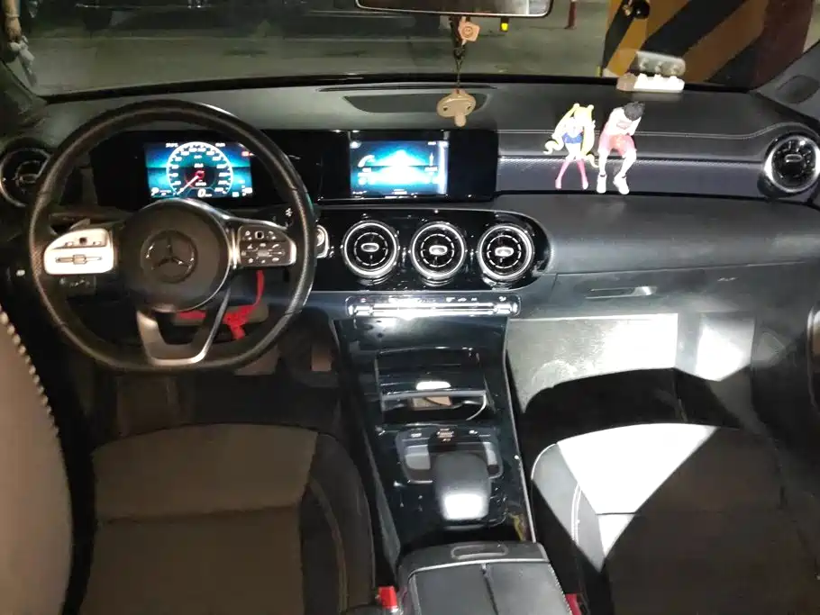 Mercedes-Benz A-Class 2019 — фото 11