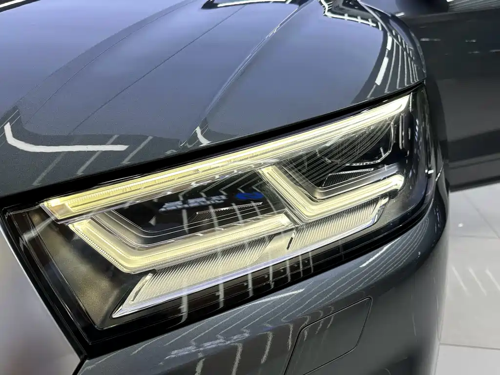 Audi Q5L 2021 — фото 11