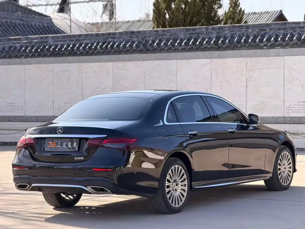 Mercedes-Benz E-Class 2023 — фото 16