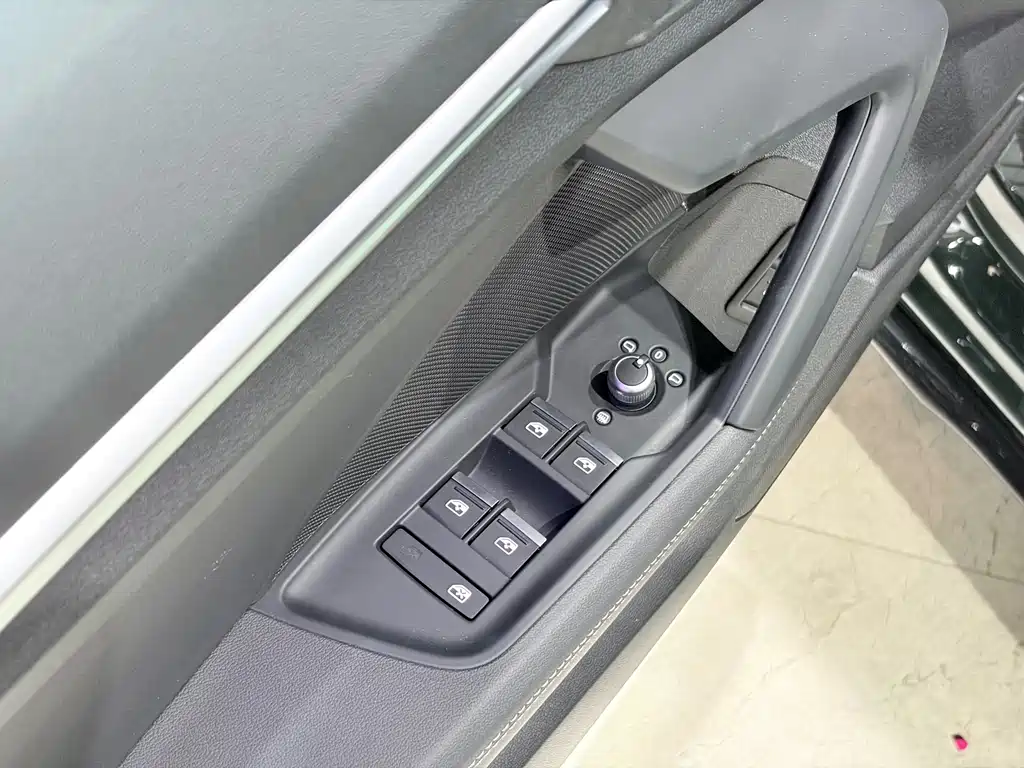 Audi A3 2023 — фото 11