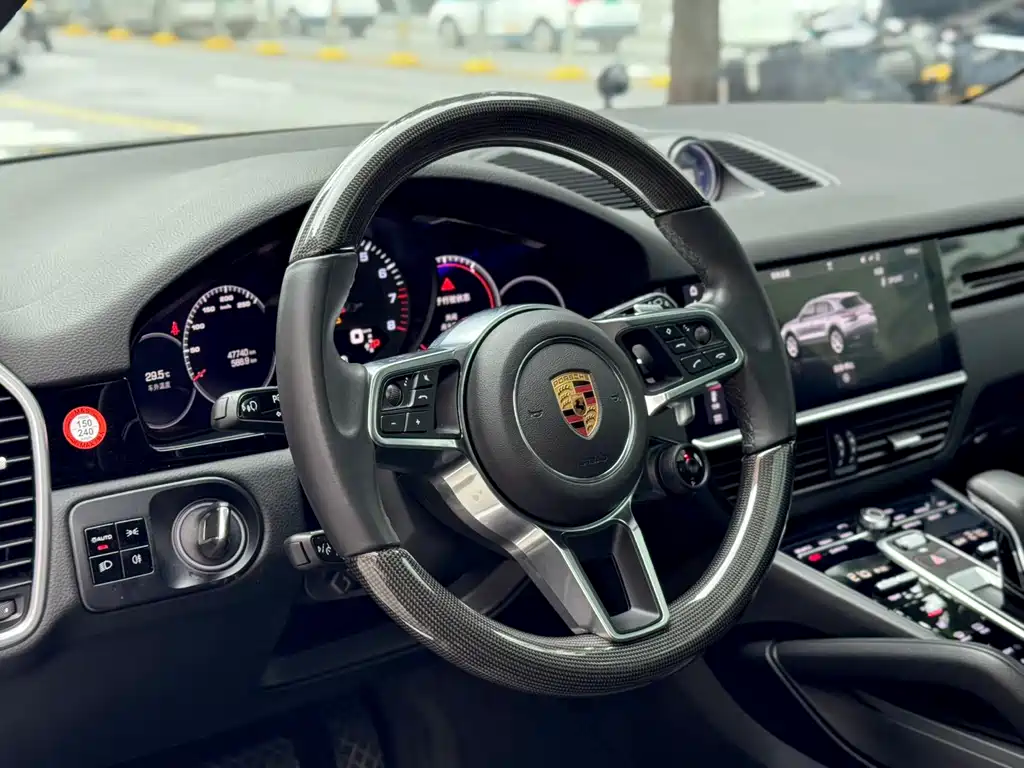 Porsche Cayenne 2019 — фото 11