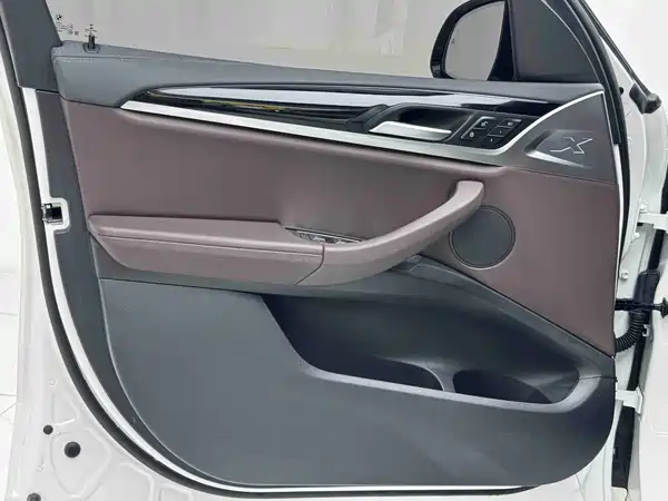 BMW iX3 2022
