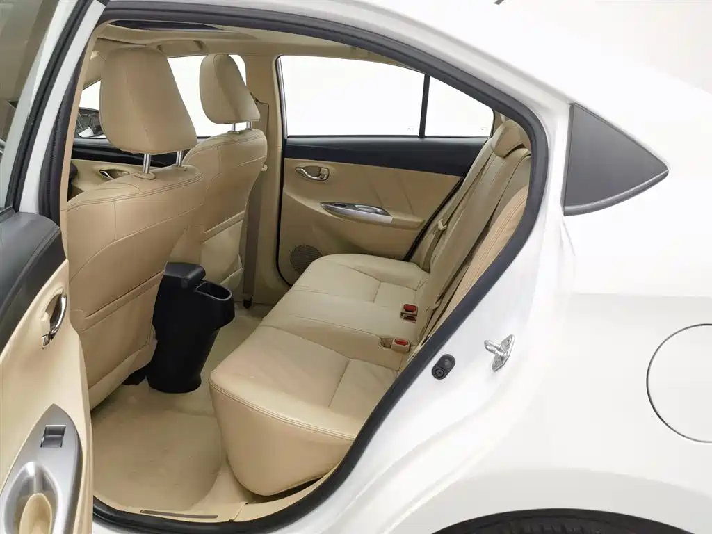 Toyota Yaris L 2017 — фото 15