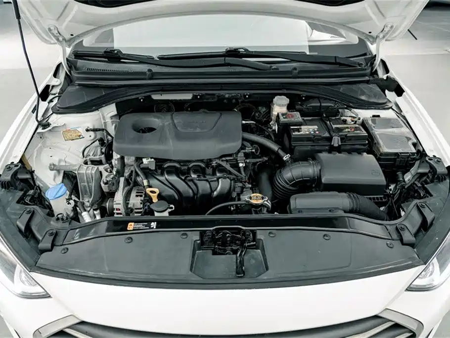 Hyundai Elantra 2018 — фото 22