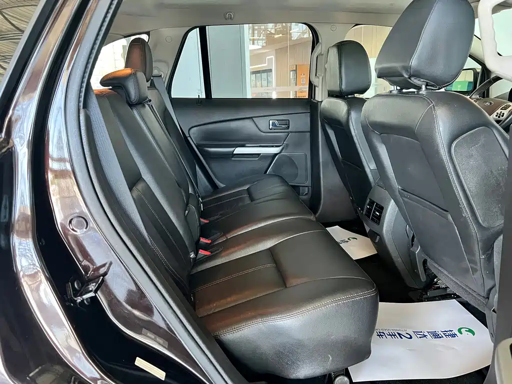 Ford Edge 2015 — фото 27