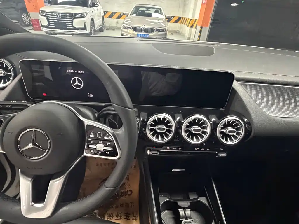 Mercedes-Benz GLA 2021