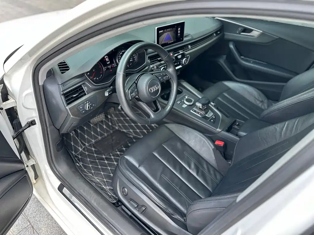 Audi A4L 2017